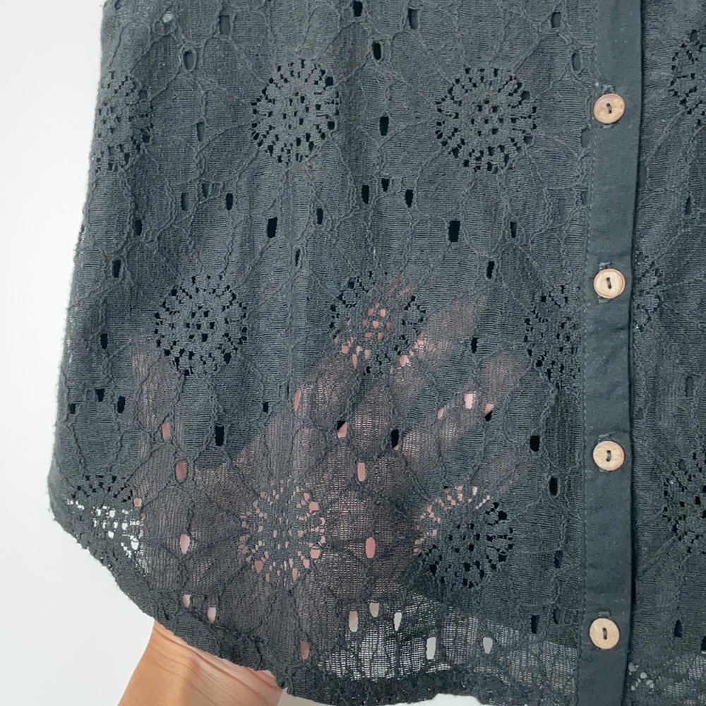 Painted Threads crochet lace tank top - Picture 3 of 5